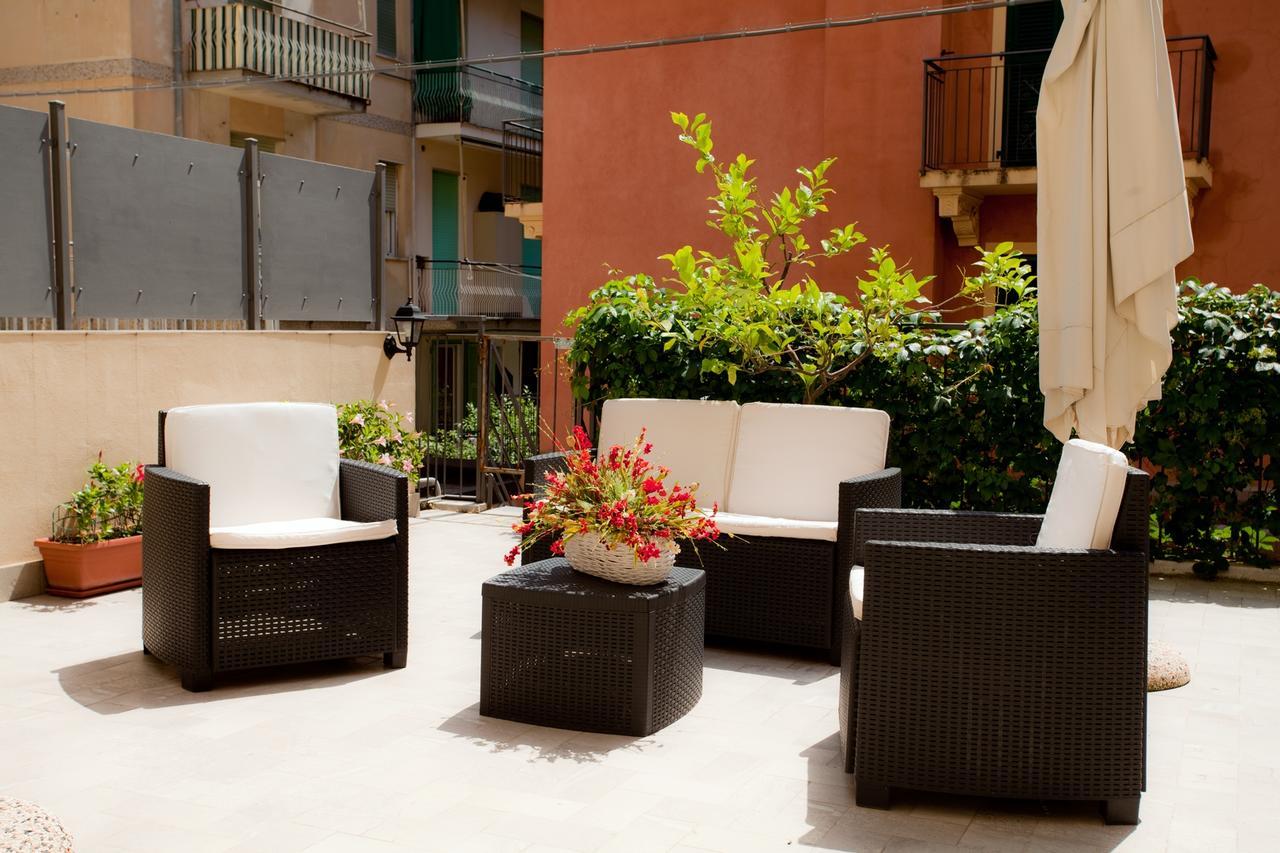 Hotel Lydia Alassio Esterno foto